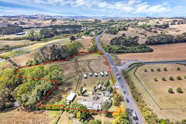 Unique Property on 2.42HA  Investment Opportunity!