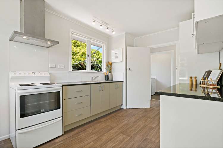 6 Aronui Terrace Kelston_8