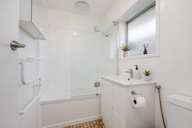 2/50 Rutland Road Mount Wellington_11