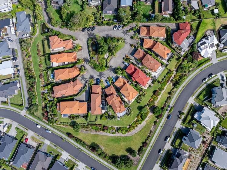 1/126 Whangaparaoa Road Red Beach_25