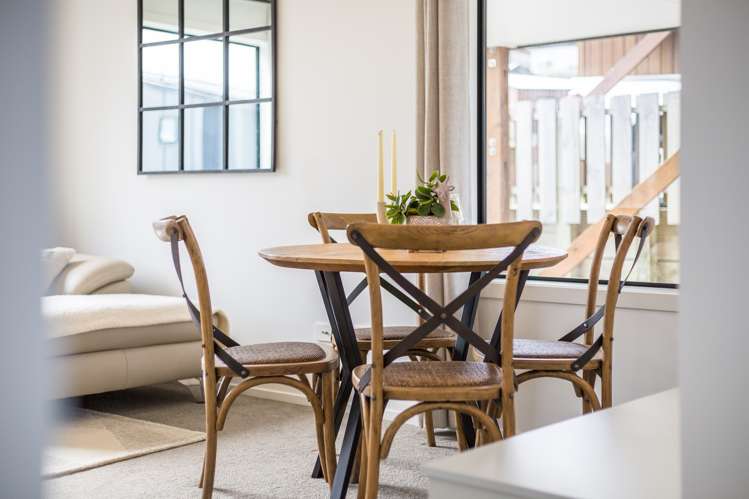 75 Cedarwood Street Woodridge_6