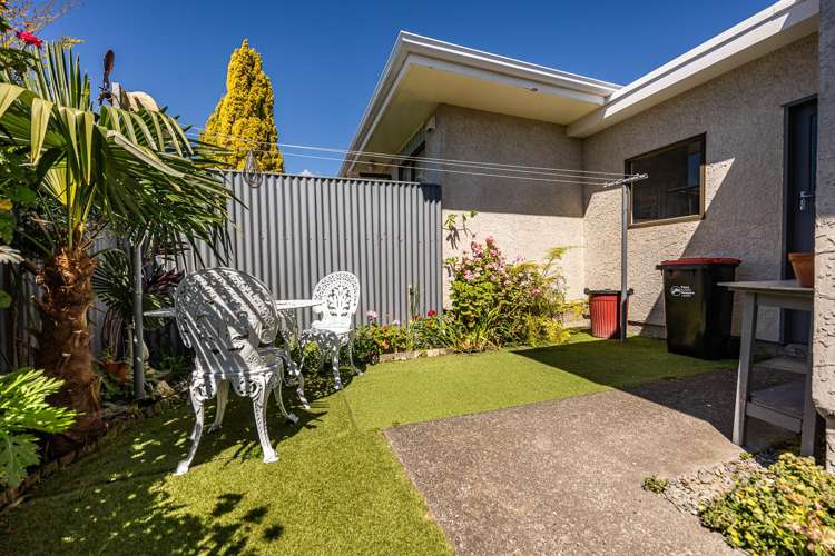 2/2 Ypres Street Greenmeadows_9