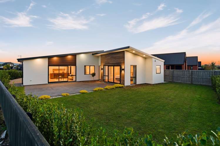 15 Frank Ernest Crescent_0