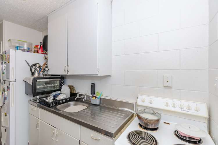 2 Coates Street Hamilton East_12