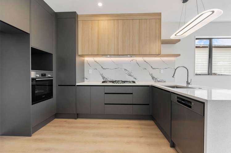 4/ 16 Madison Place Forrest Hill_7