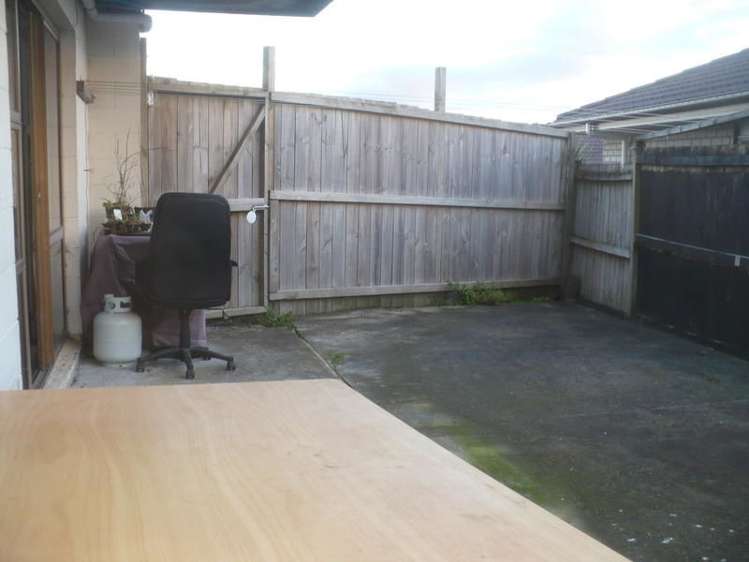 143 Royal Road Massey_8