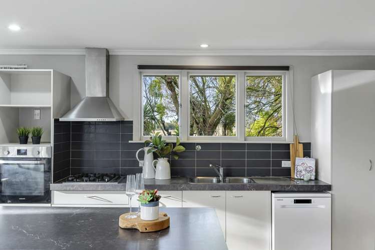 19 Esk Place Aranui_8