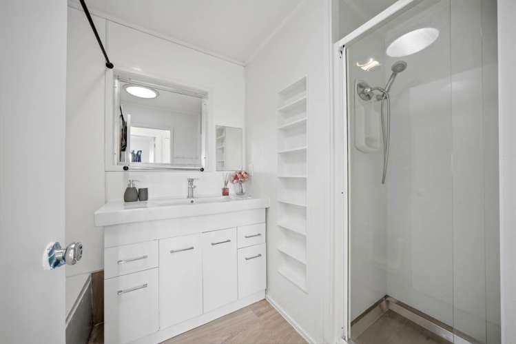 10 Celeste Pl Totara Vale_11