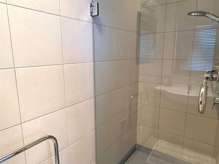 12 Keith Road Paroa_16