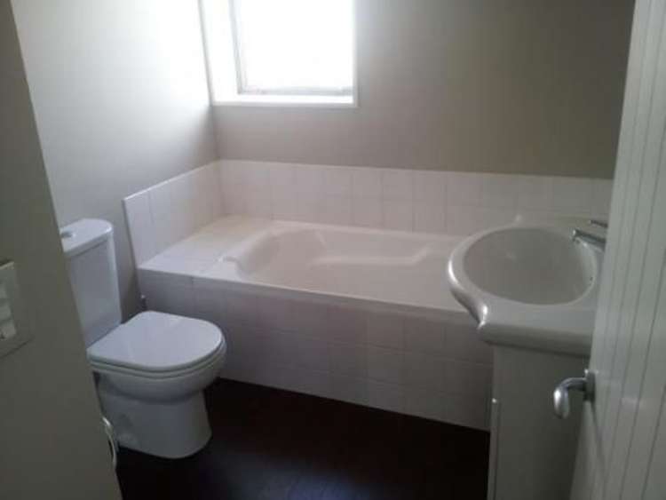 24 Waterford Avenue Northwood_11