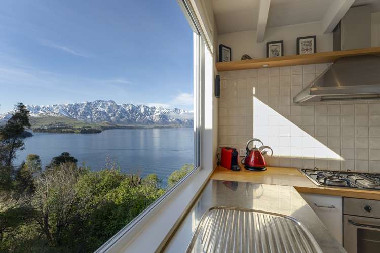 6 Matau Place Fernhill/Sunshine Bay_7