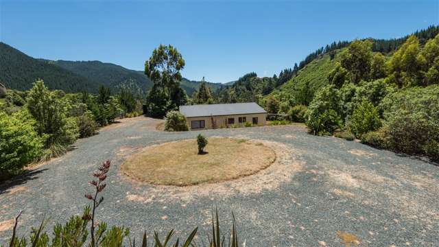 98 Mac'S Road Hira_3