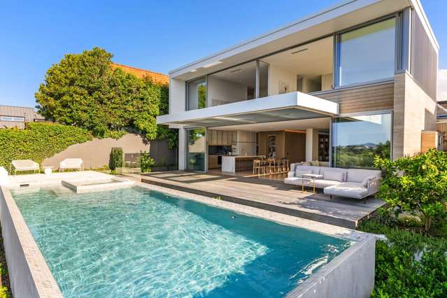 Remuera luxury new build by Julian Guthrie on the market - owners’ situation has changed