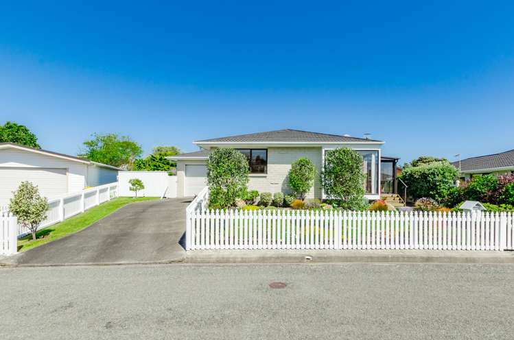 2 Malfroy Lane Raumati Beach_24