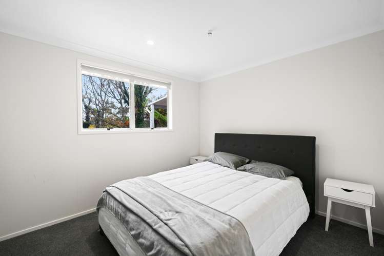 15 Lansdowne Crescent Glenview_11