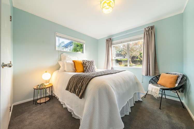 18 Yarrow Place Papakowhai_17