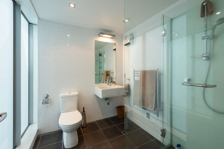 4b/42 Cable Street Te Aro_7