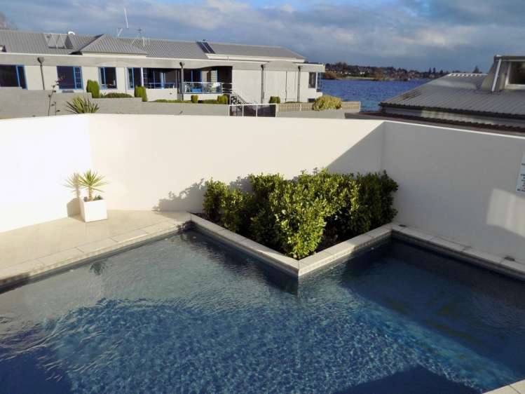 11/225 Lake Terrace Waipahihi_5