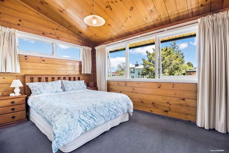 2 Valkyria Place Beach Haven_9