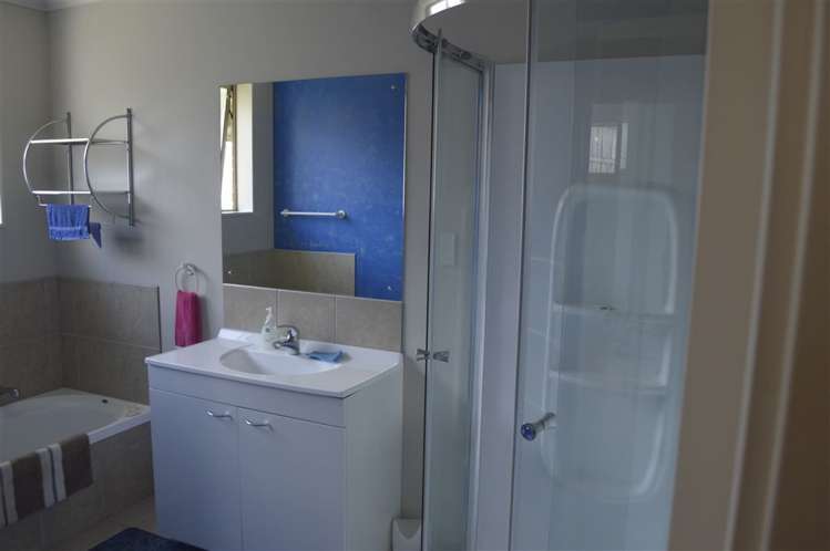 32 Keri Vista Rise Papakura_17