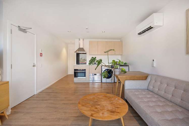 31a/135 Hallenstein Street Queenstown_1