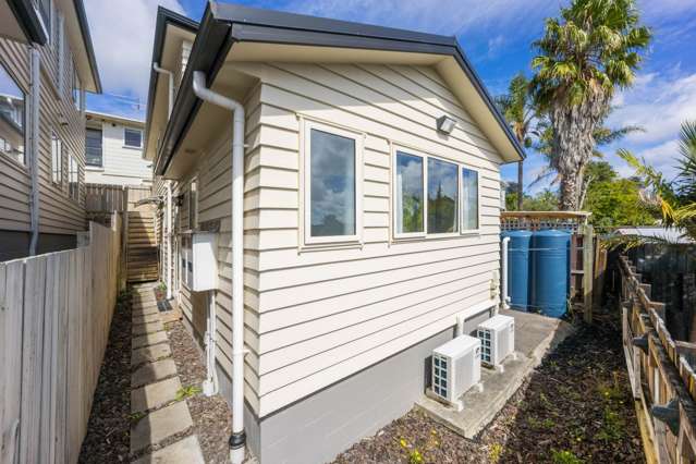 33B Cockayne Crescent Sunnynook_2