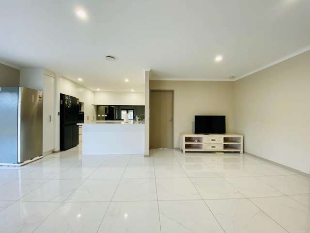 42 Accent Drive Flat Bush_3