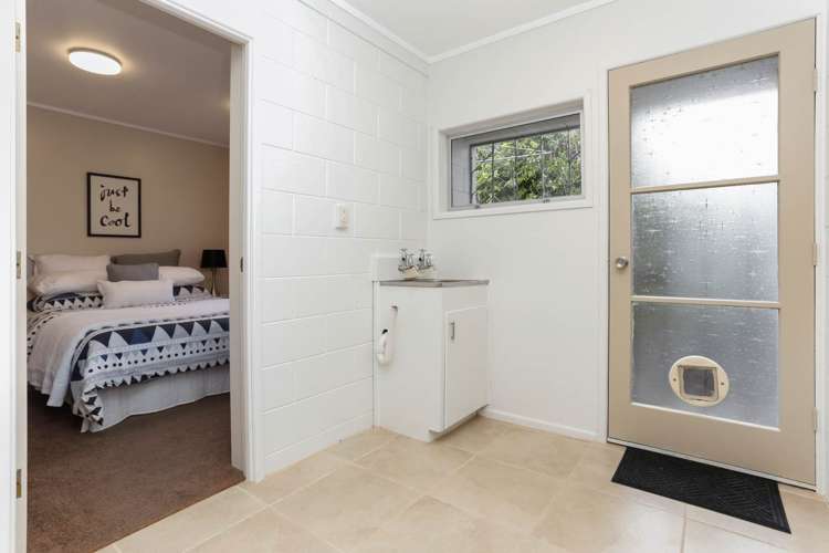 2/42 Eastglen Road Glen Eden_15