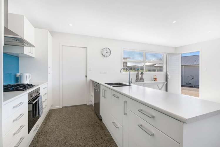 8a Beach Road Manly_21