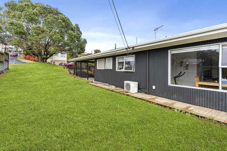 1 Ayton Drive Totara Vale_14