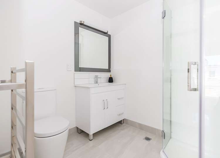 10b Olivia Crescent Tawa_7
