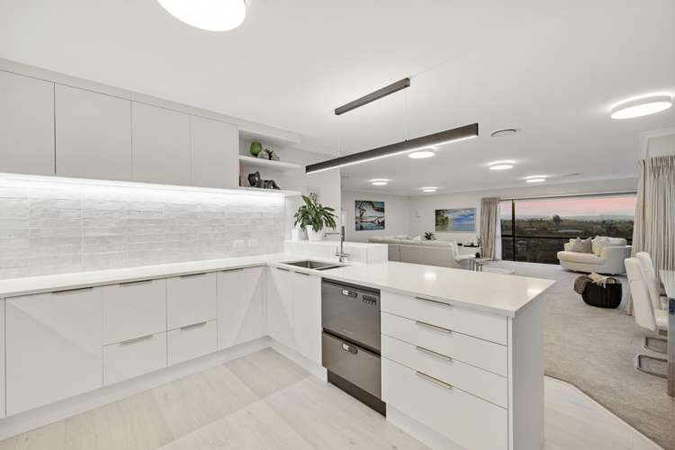 25 Aurora Avenue Welcome Bay_12