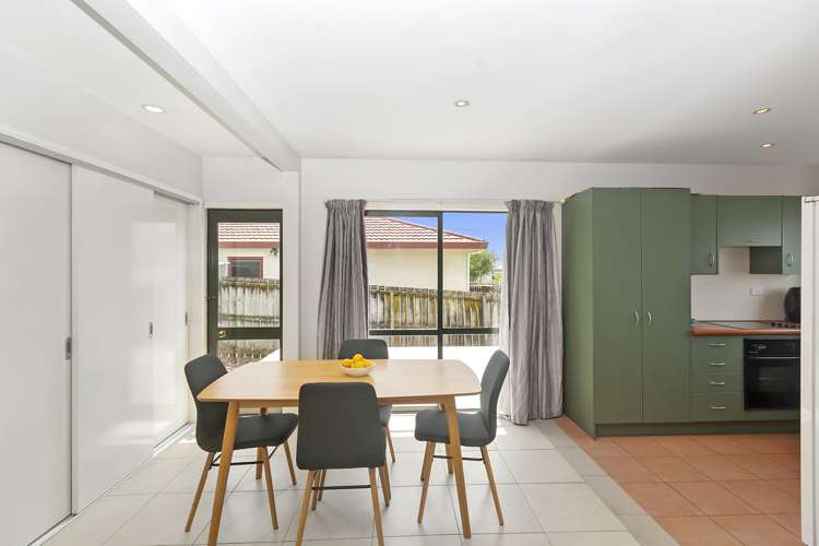 8 Lasque Place Glen Eden_5