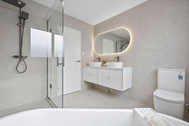 2/129 Arran Road Browns Bay_23