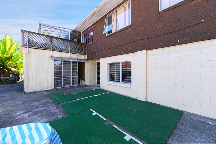 104 Parrs Cross Road_0