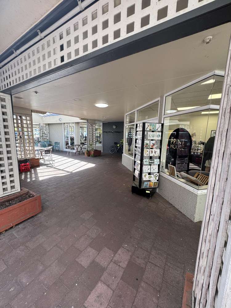 Shop 16/10 Napier Road_0