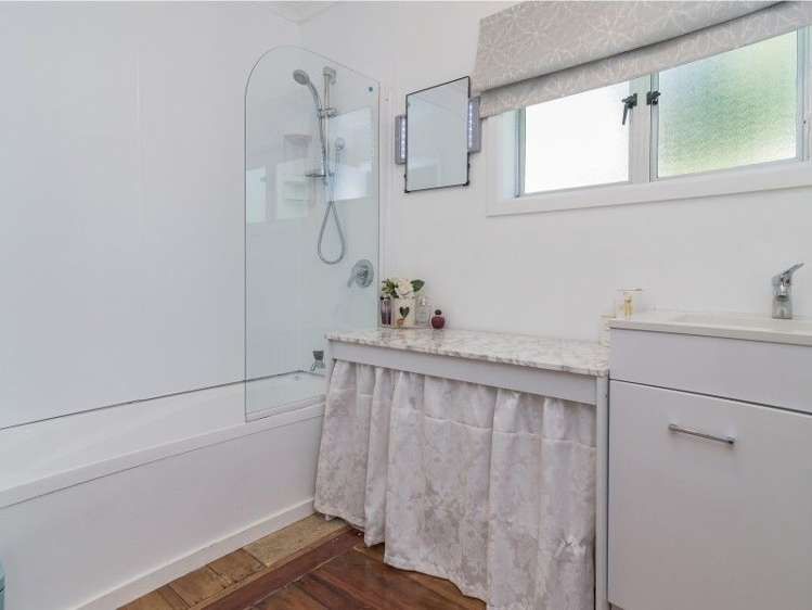 23 Jenner Road Toi Toi_16