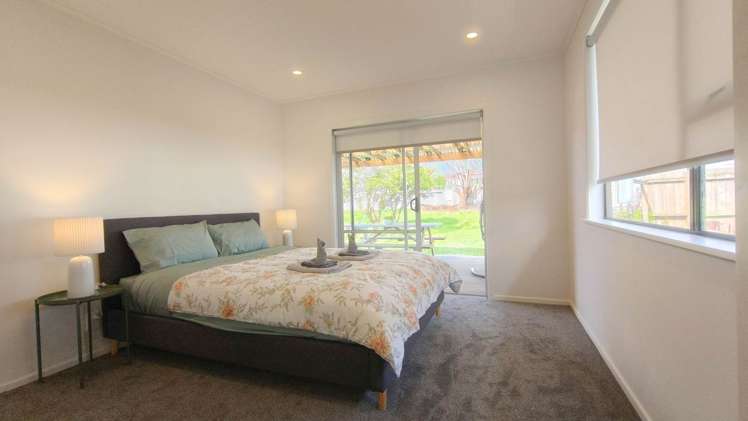 7 Cobham Crescent Kelston_16