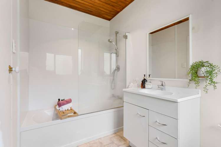 1/236 Helston Road Paparangi_8