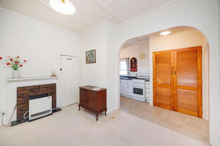 74 Shamrock Street Takaro_13