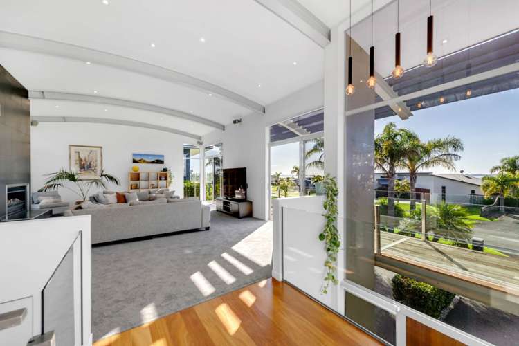 8 Intrepid Crescent Beachlands_14