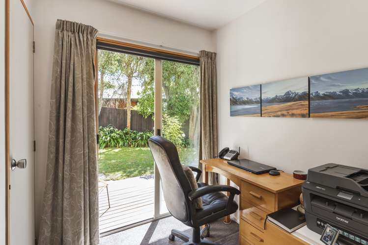 2/127 Moncks Spur Road Redcliffs_8