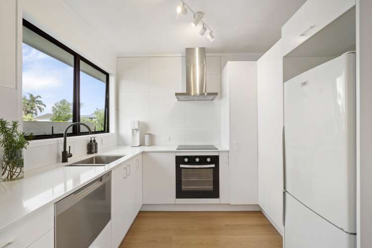 2/57 Lake Road Devonport_8