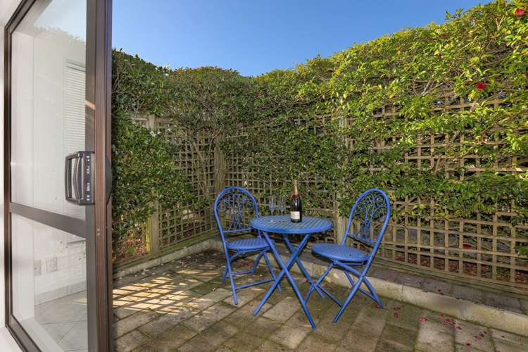 2/77 Harvey Street Waipahihi_12