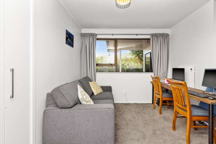 8 Elizabeth Place Clive_8