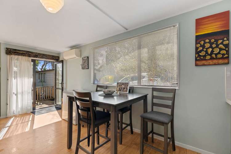 2/115 Beach Road Pahurehure_17