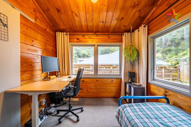 38 James Grove Stokes Valley_13