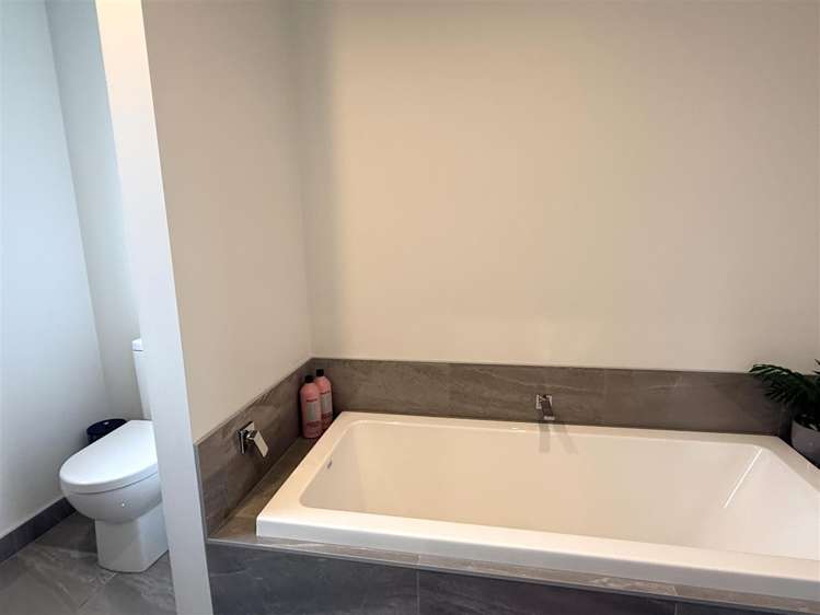 64 Blake Street Blaketown_9