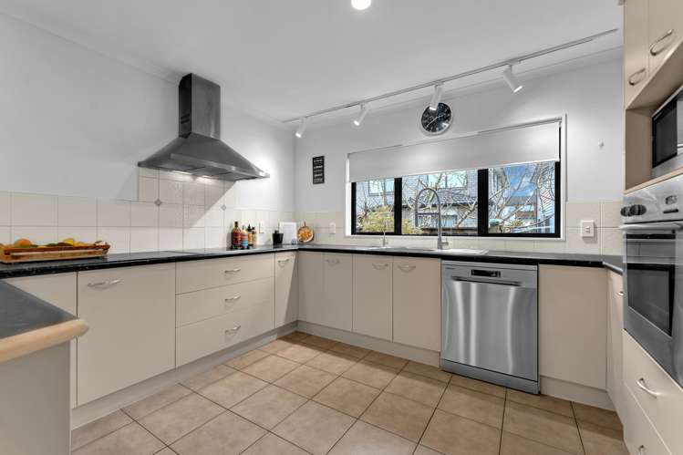 32 Broadhurst Road Flat Bush_13