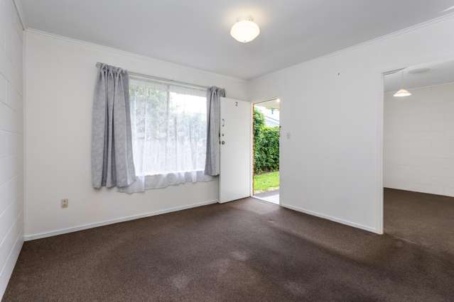 2/45 Willcott Street Mount Albert_2